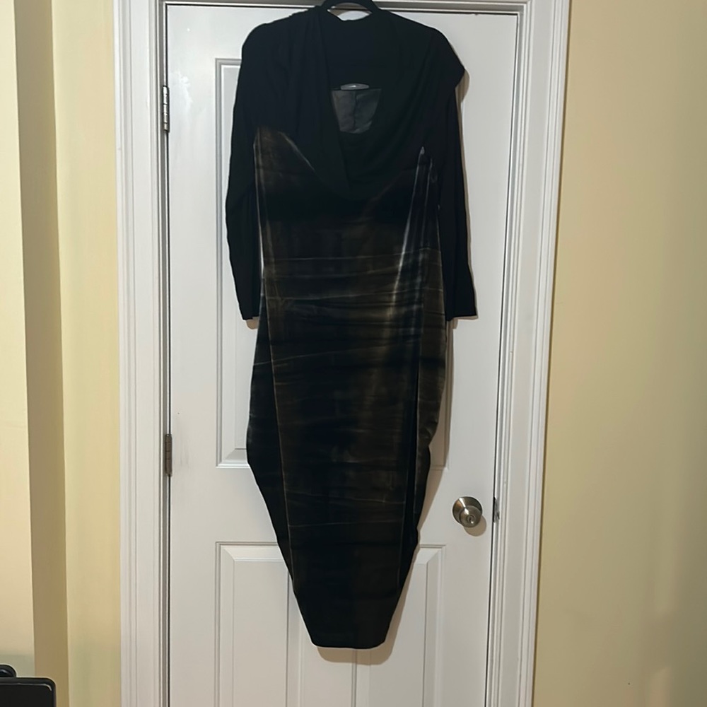 STUNNING Alembika Dress with Velvet accents